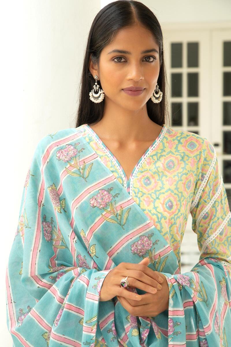 Anahita Meera Dupatta