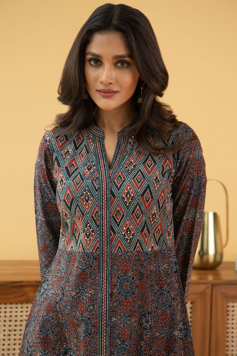 Sehra Nisha Ajrak Kurta