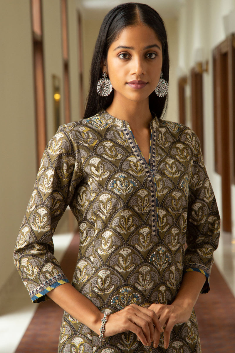 Sehra Nafya Bagru Kurta