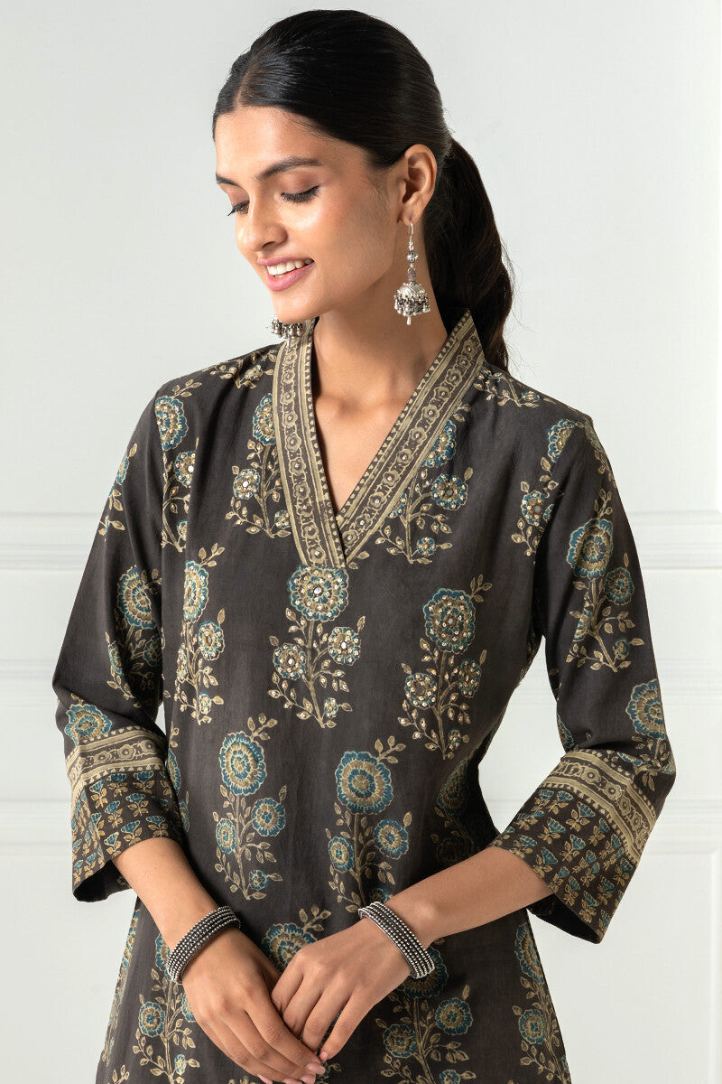 Sehra Nadia Ajrak Kurta