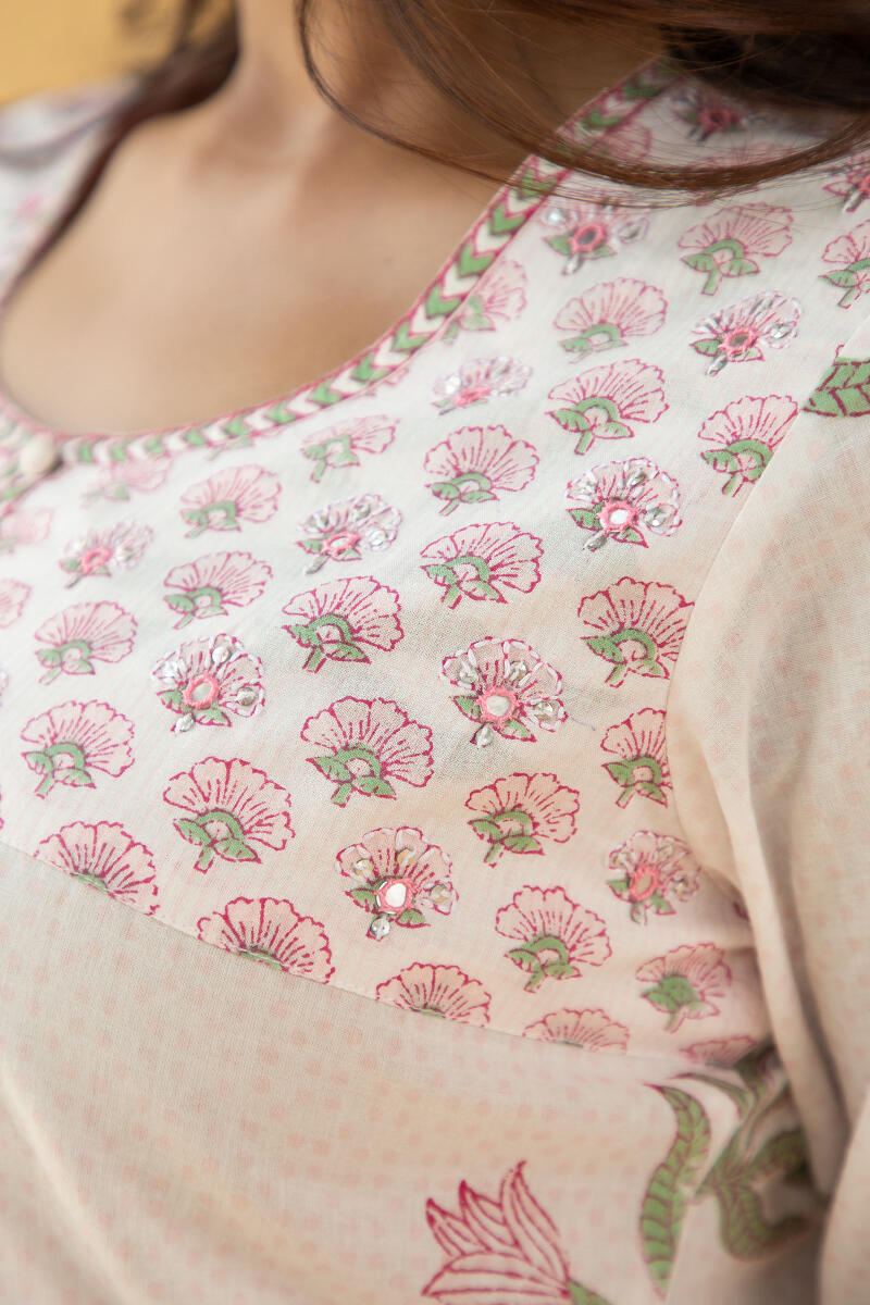 Roz Meher Mehnaz Kurta