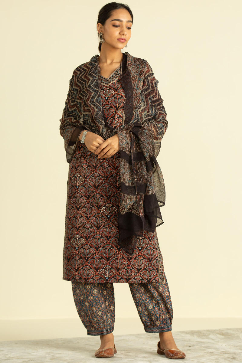 Sehra Nafiya Dupatta