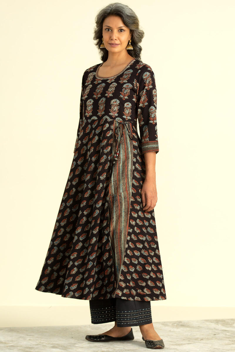 Sehra Tazmeen Kurta