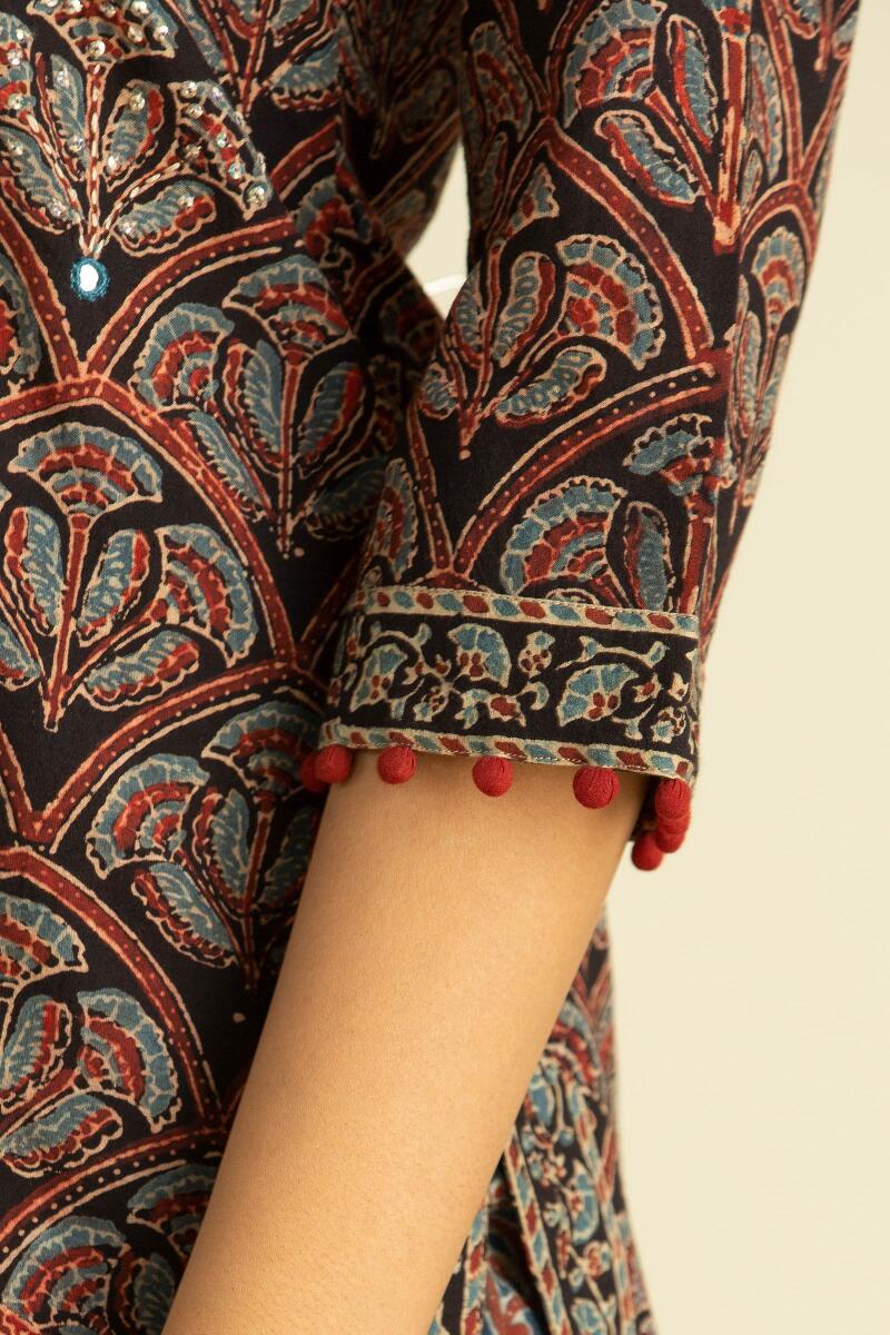 Sehra Nafiya Kurta