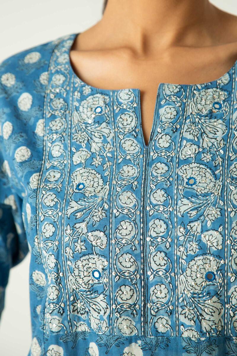 Noor Faheeza Kurta