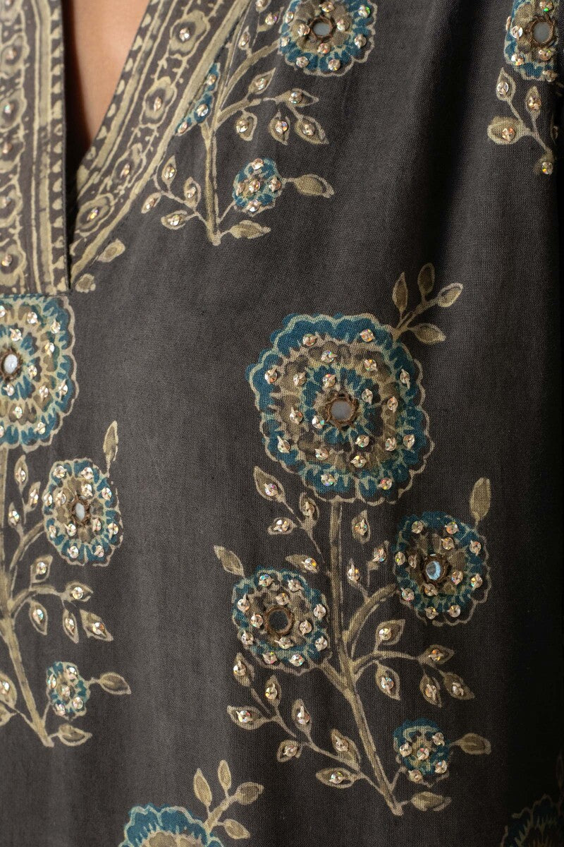 Sehra Nadia Ajrak Kurta