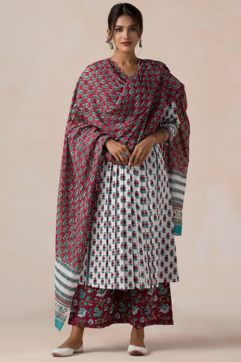 Gauhar Aafiya Kurta