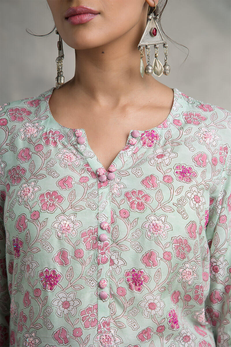 Gauhar Nuzakat Kurta