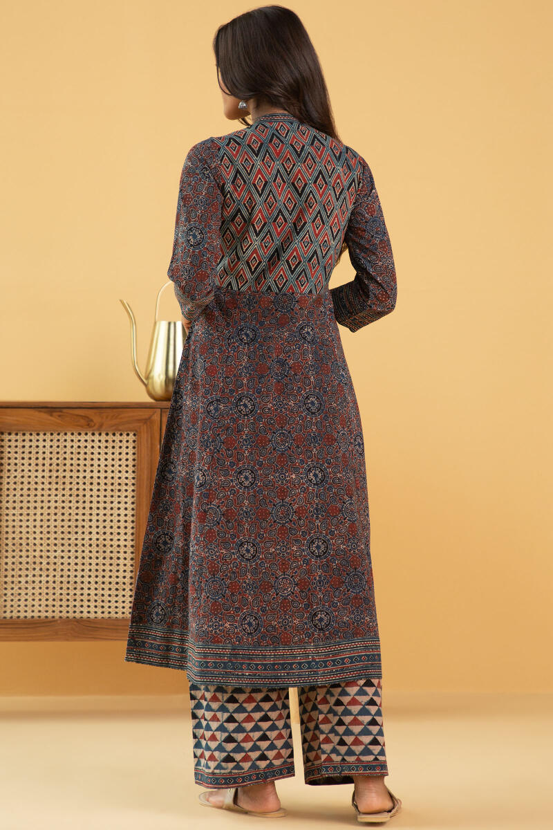 Sehra Nisha Ajrak Kurta