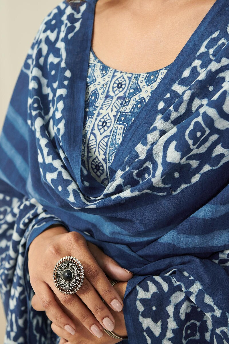 Sehra Mehnaz Indigo Dupatta