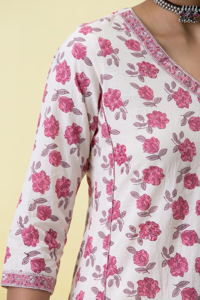 Gulbarg Mahnaz Kurta
