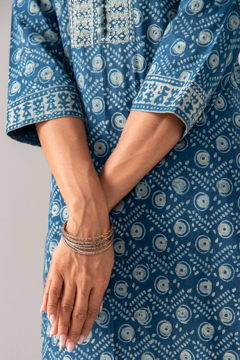 Sehra Rabani Akola Kurta