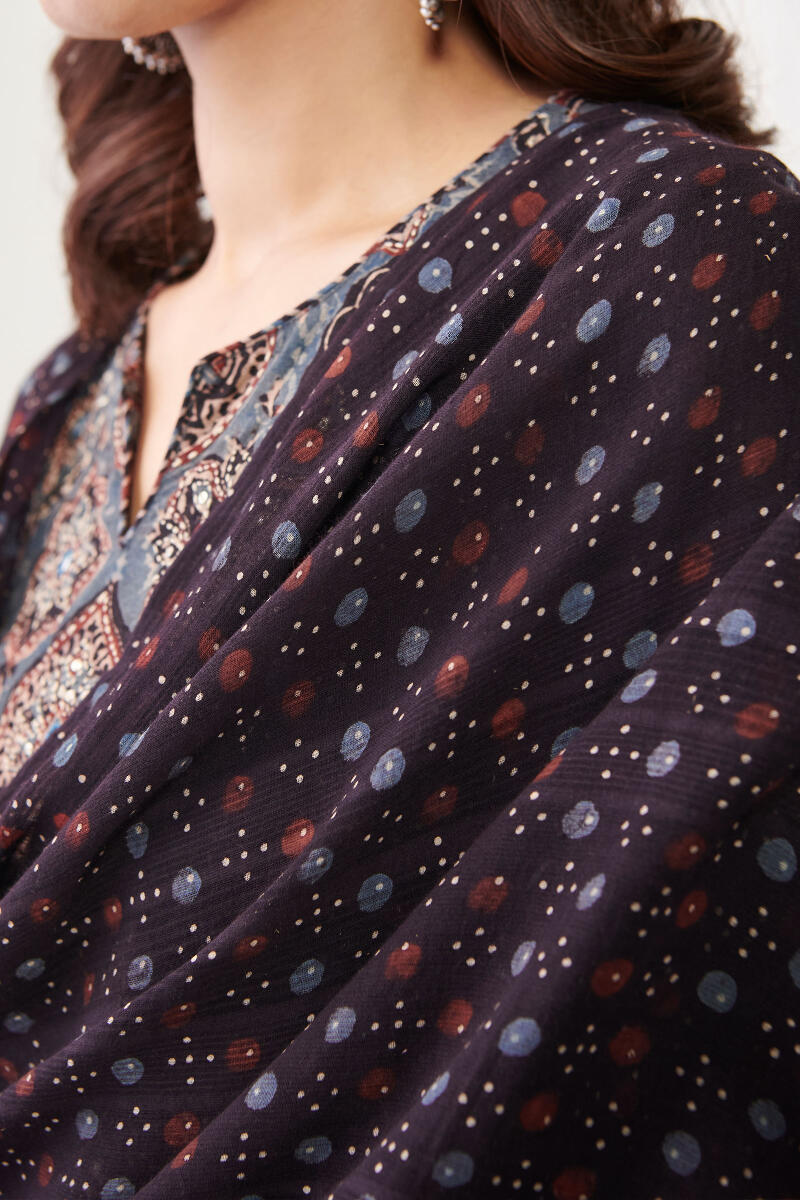 Sehra Rumaisa Ajrak Dupatta