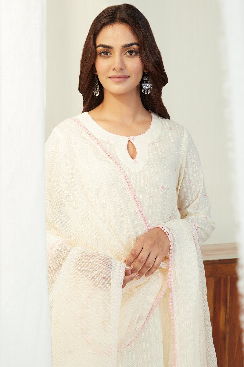 Gulnaz Fiza Kurta