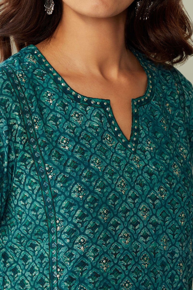 Sehra Nahid Akola Kurta