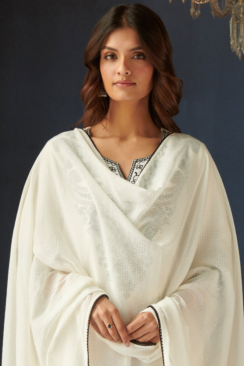Mirza Amaira Dupatta