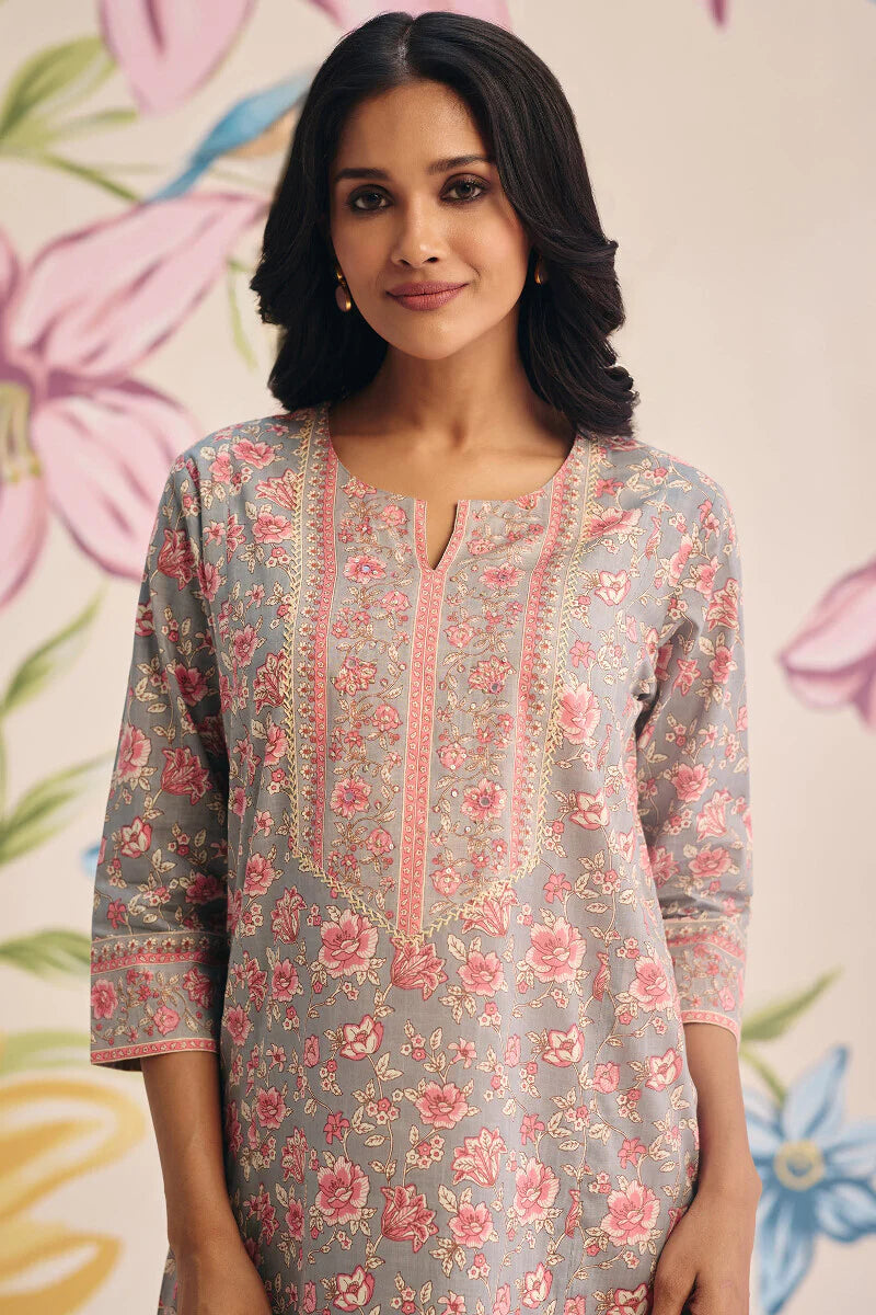Surplus: Gulraiz Saira Kaftan