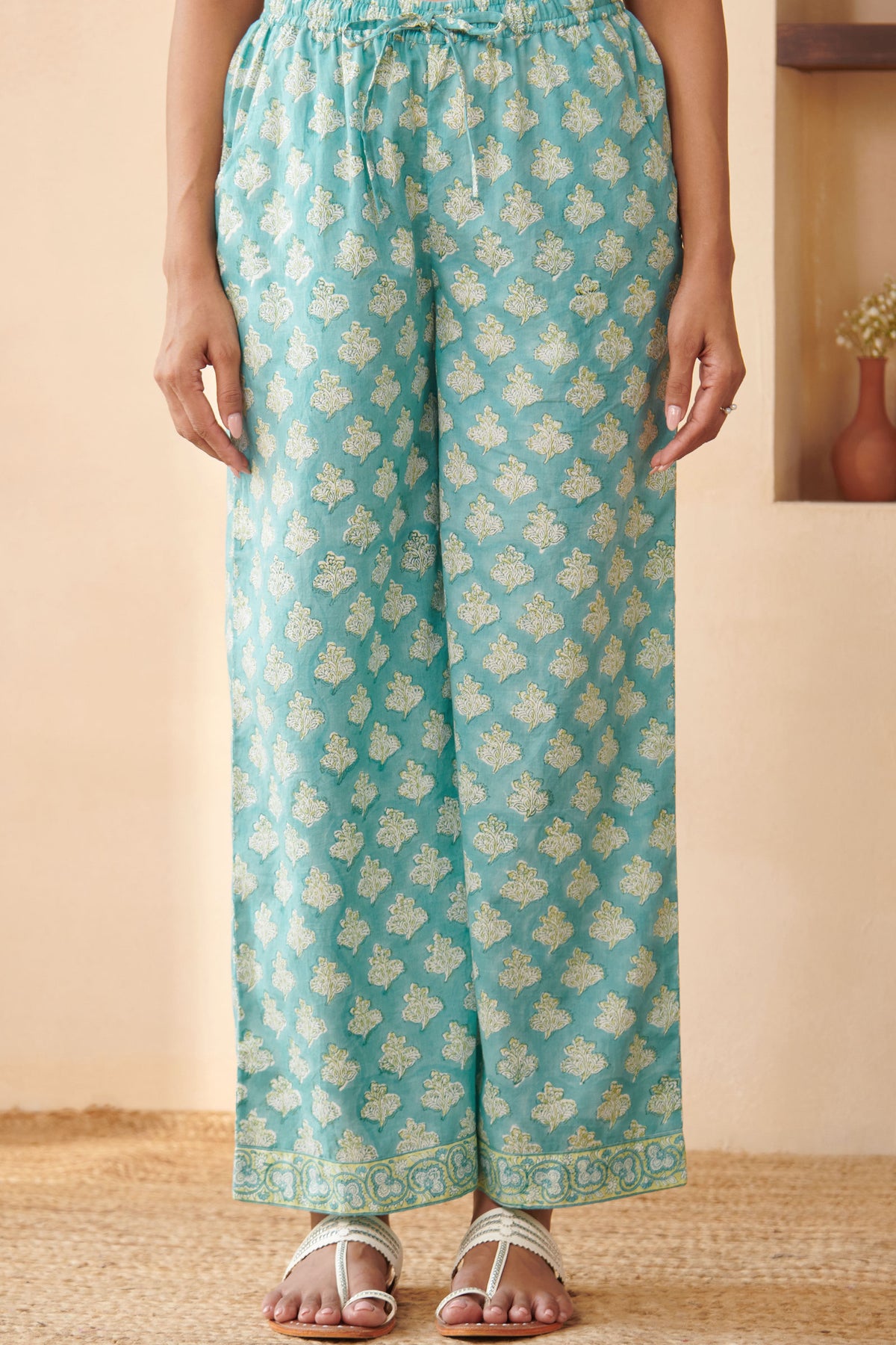 Surplus: Gulbarg Tahira Sanganeri Farsi