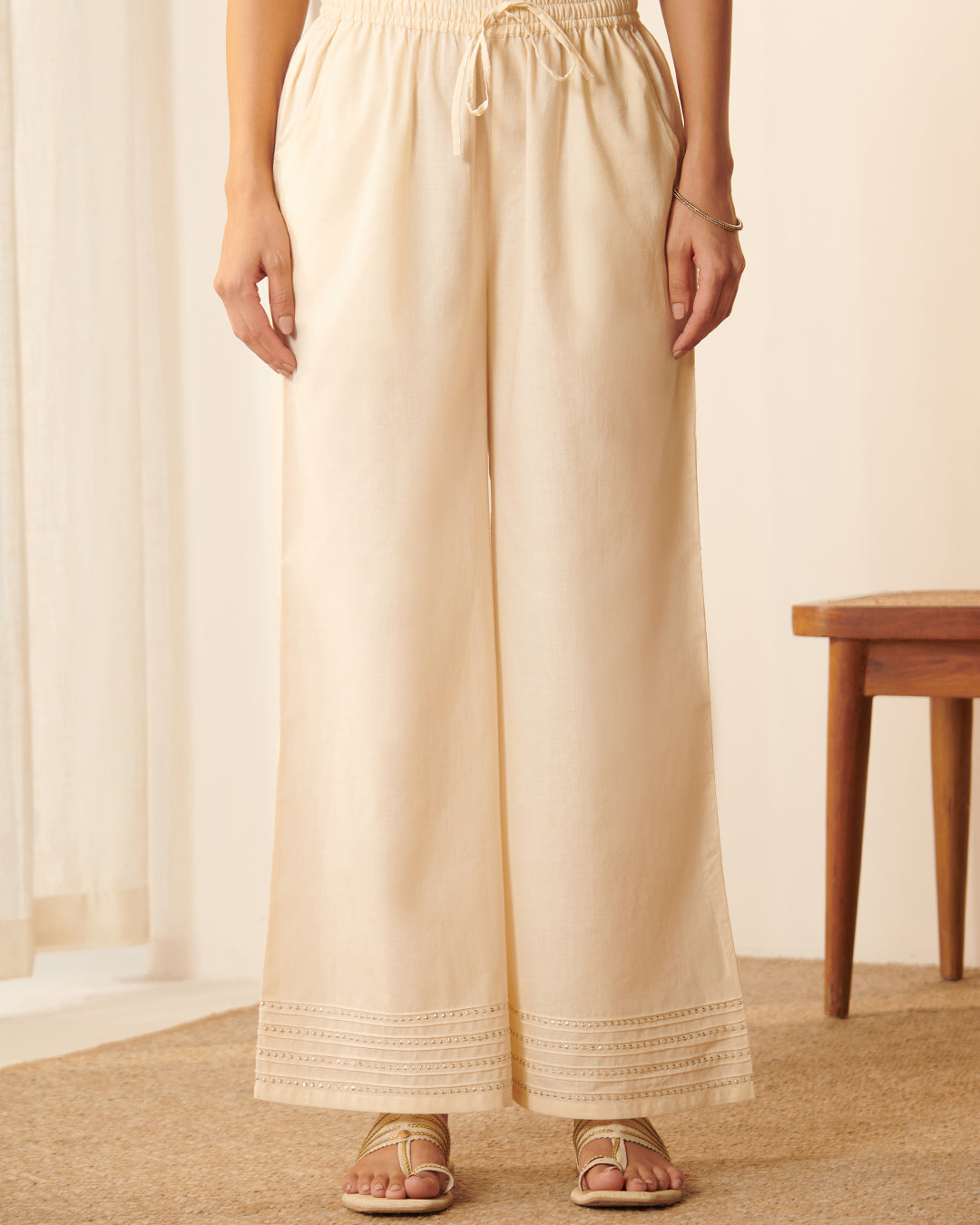 Roza Sufiya Off White Farsi