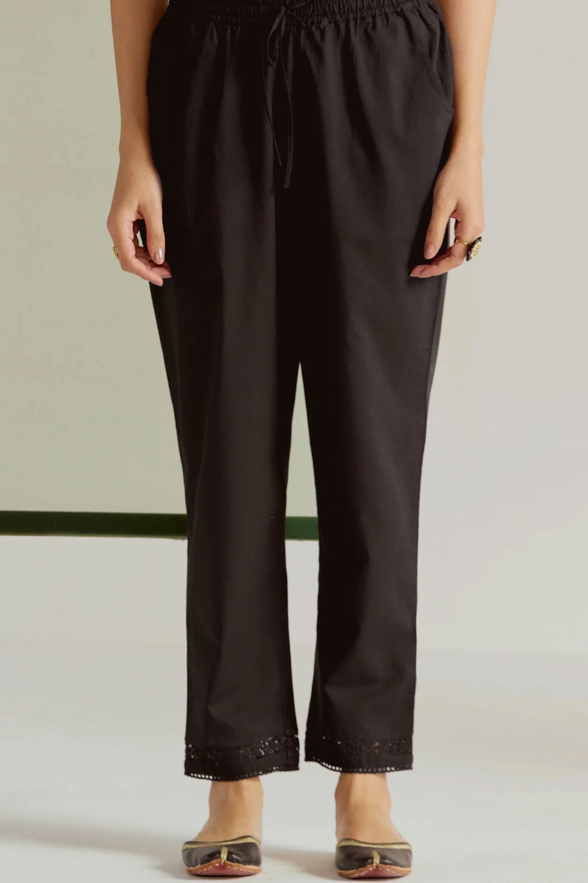 Surplus: Roza Sehr Black Narrow Pants