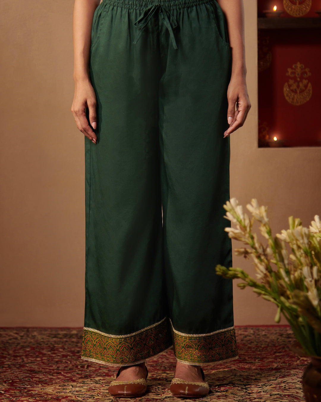 Roshanara Zareen Ajrak Farsi
