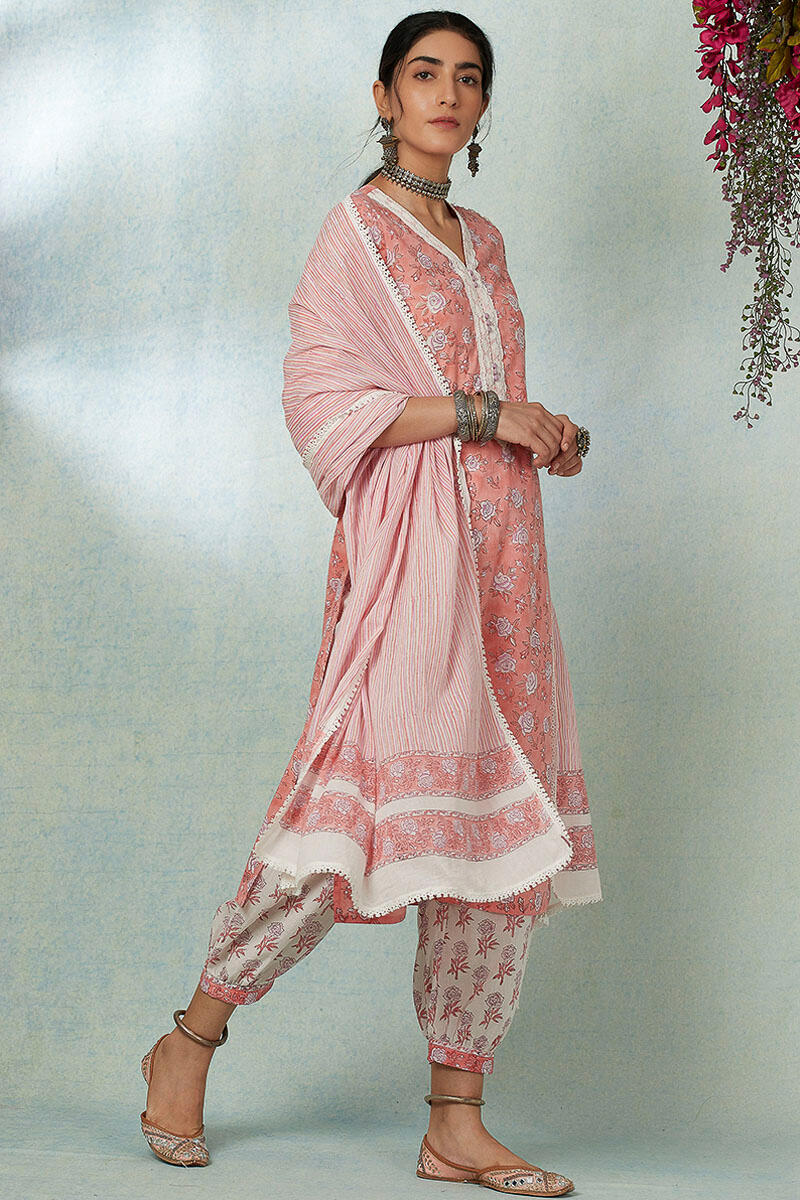 Nusrat Jahan Nafees Dupatta