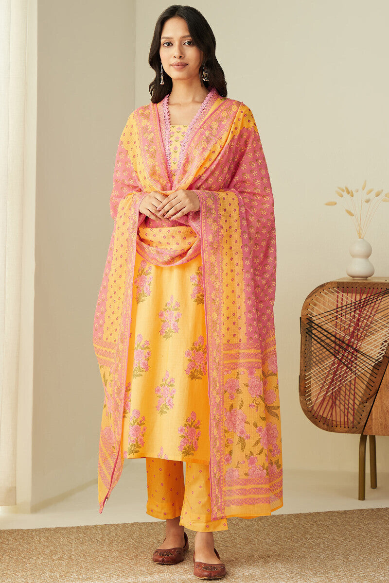 Mahnoor Nikhat Dupatta