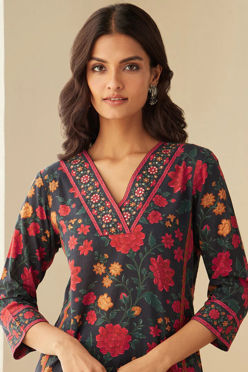 Mahnoor Mumtaz Kurta