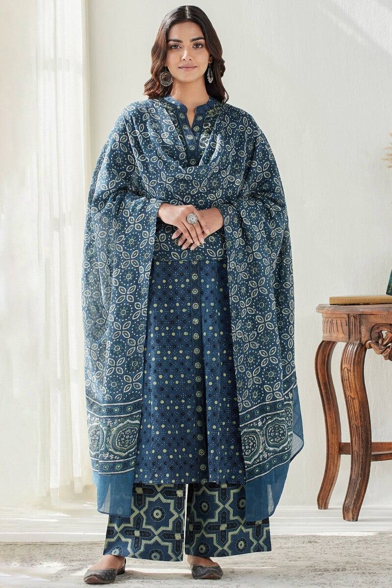 Sehra Zaaida Ajrak Kurta