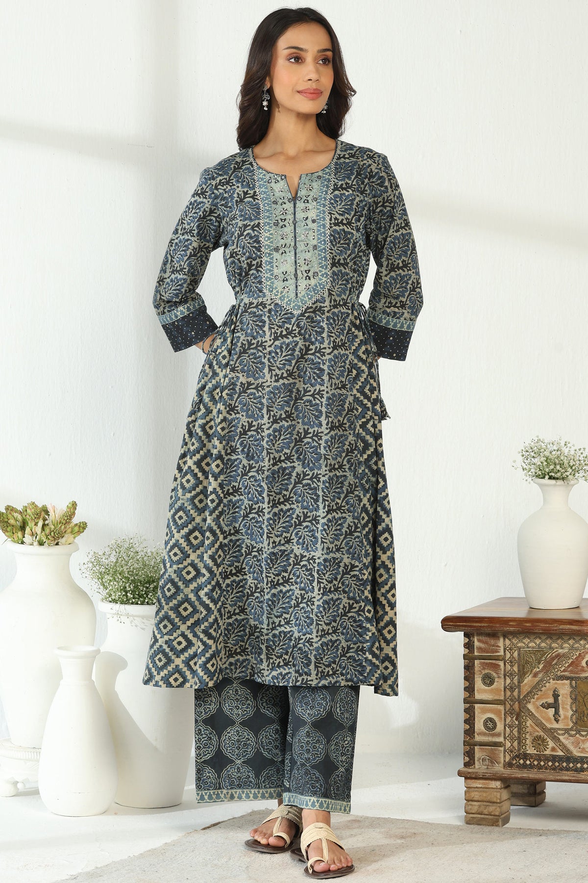 Sehra Siya Akola Kurta