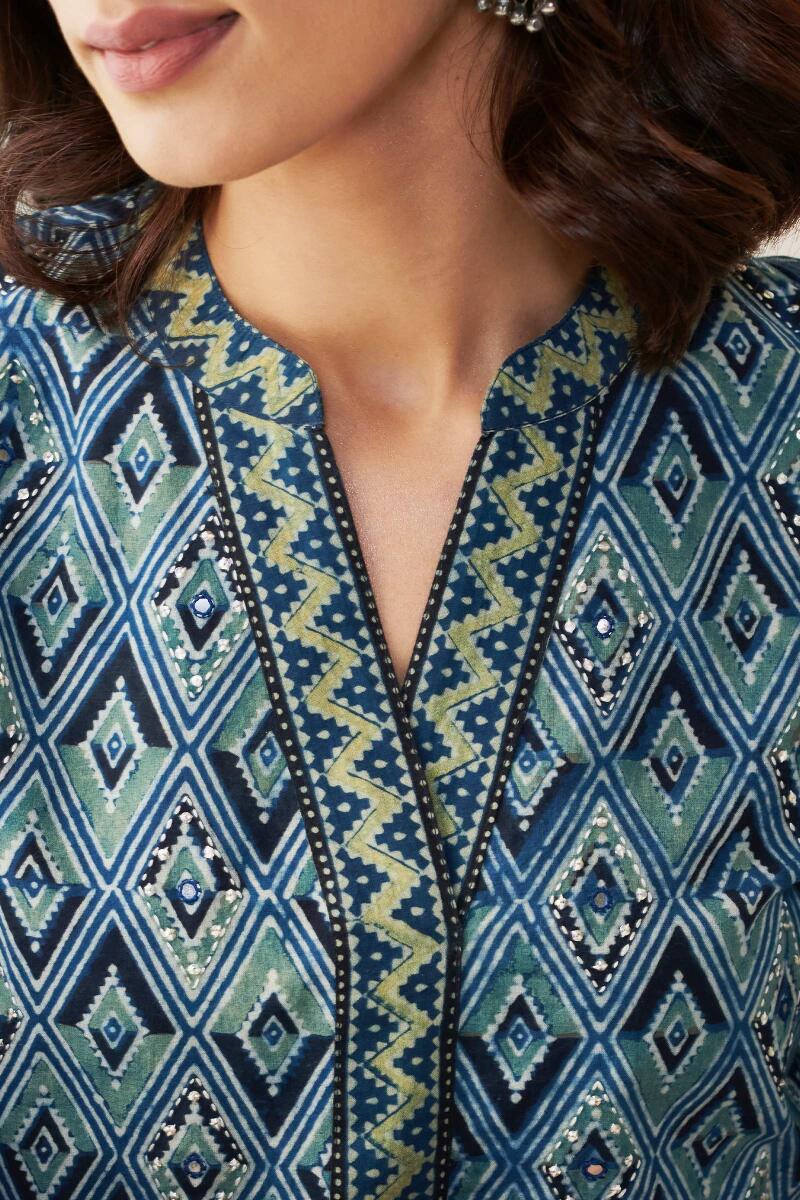 Sehra Zeniya Ajrak Kurta