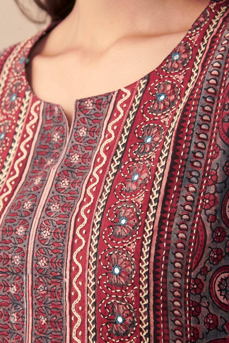 Sehra Nizam Ajrak Kurta