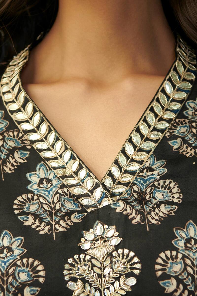 Zubeida Farheen Ajrak Modal Kurta