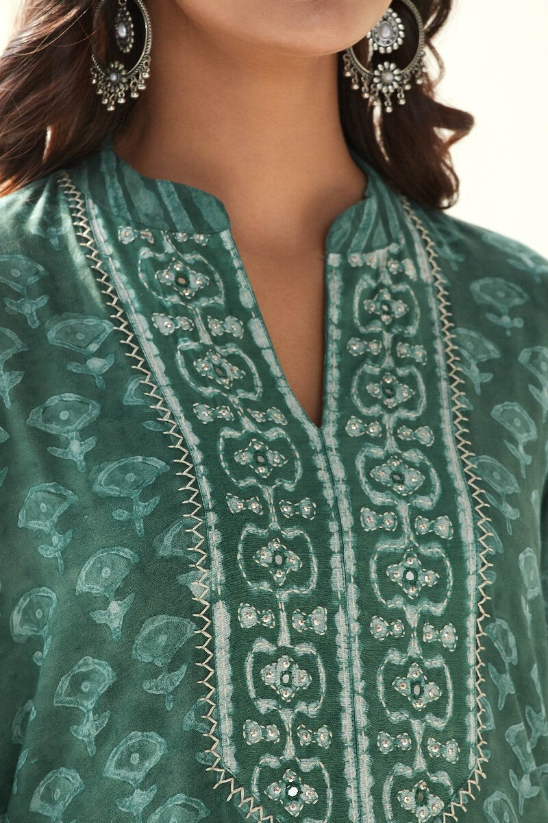 Surplus: Sehra Raahat Dabu Kurta