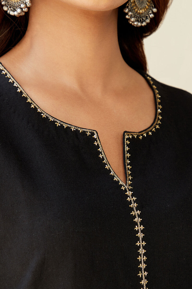 Mirza Raisa Kurta