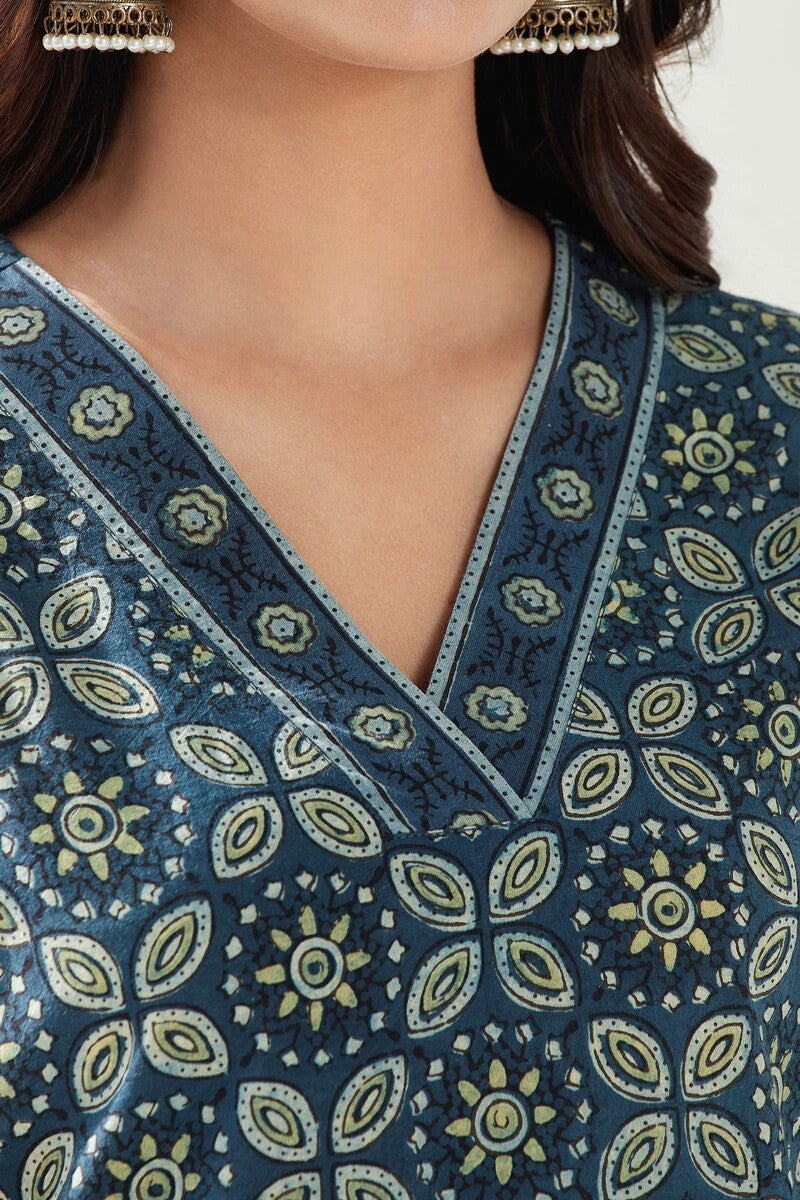 Nakshatra Ruhani Kurta
