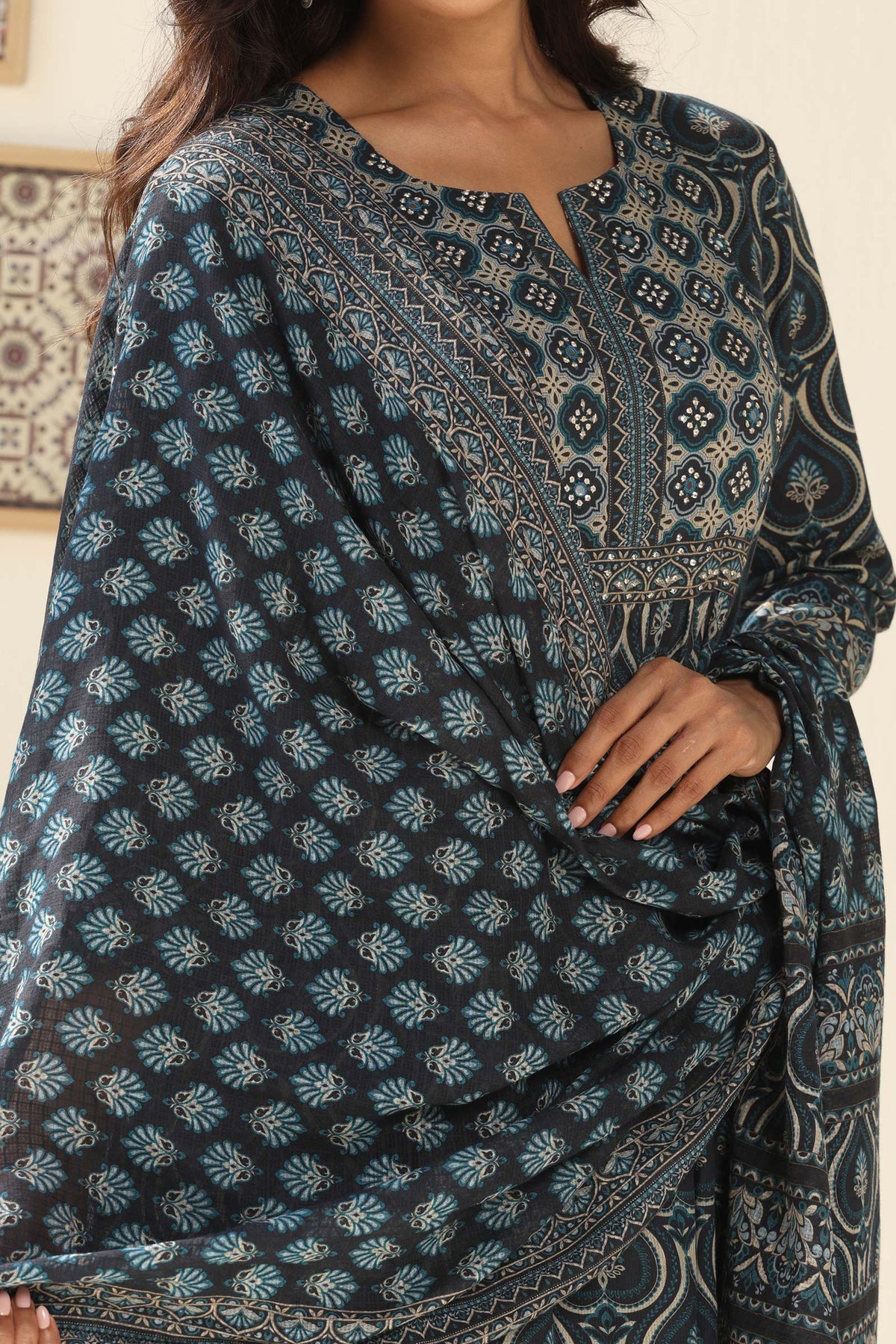 Surplus: Rangrez Aliza Dupatta