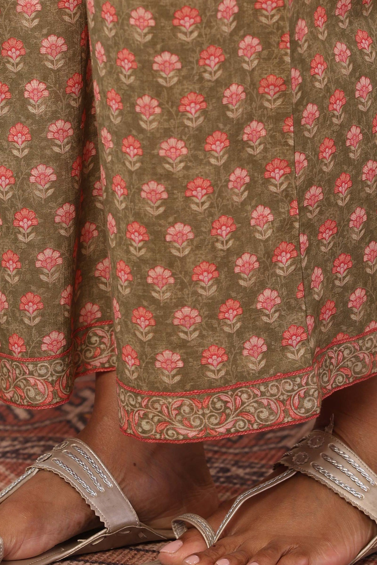 Gauhar Aaira Farsi