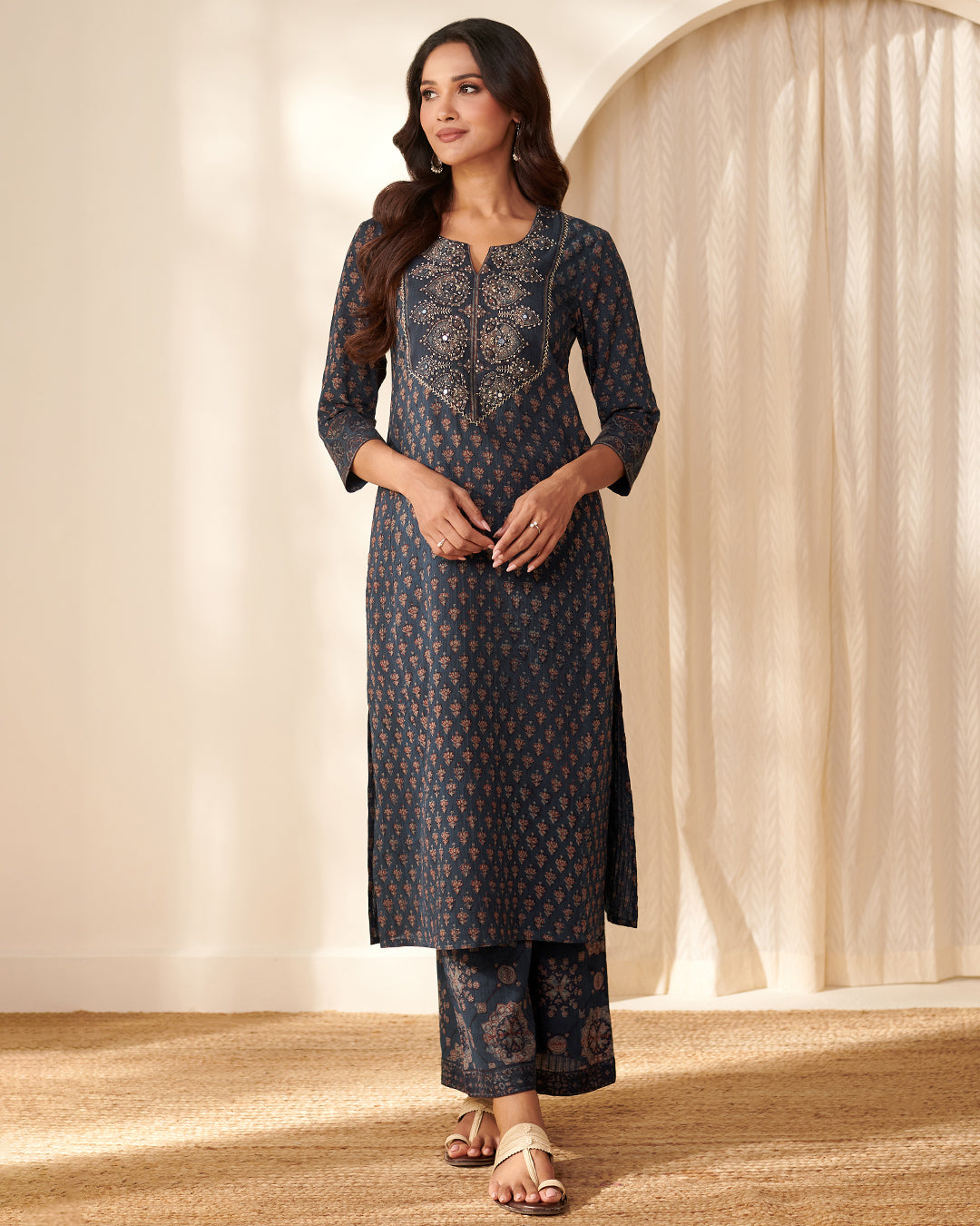 Sehra Faiza Akola Dabu Kurta