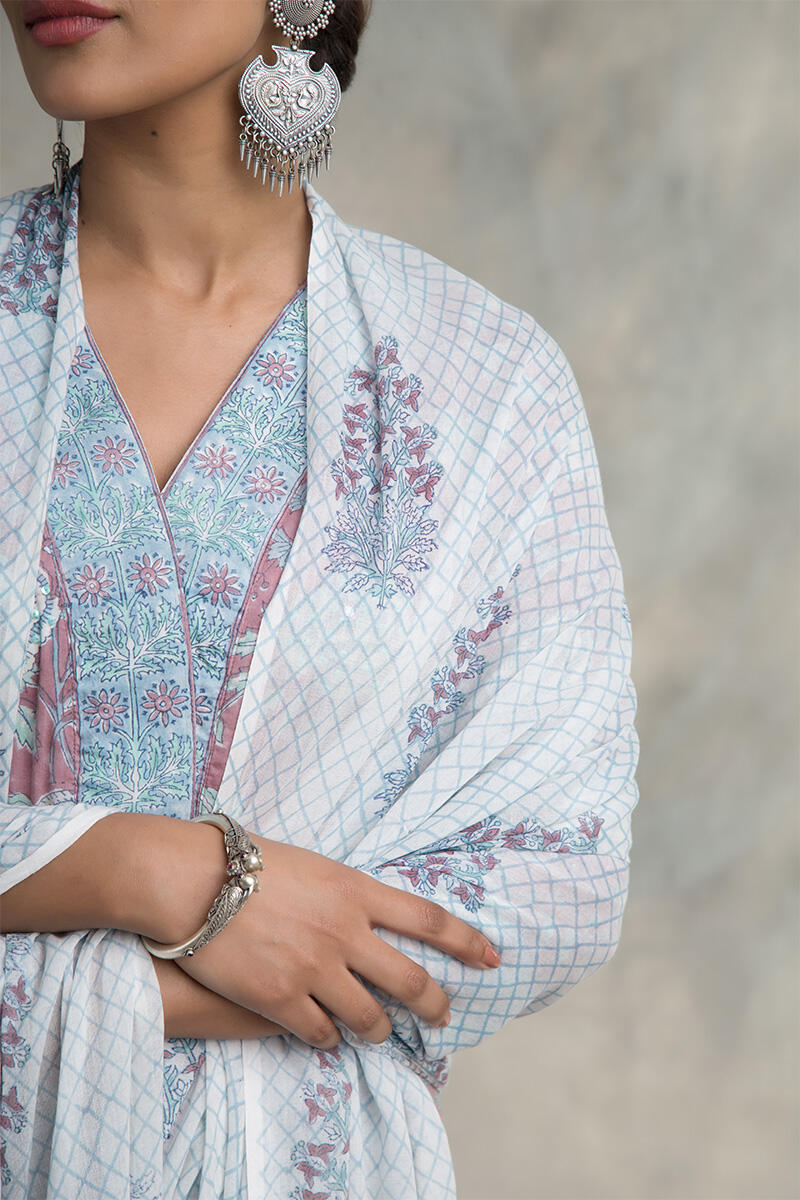 Gauhar Nikhat Dupatta
