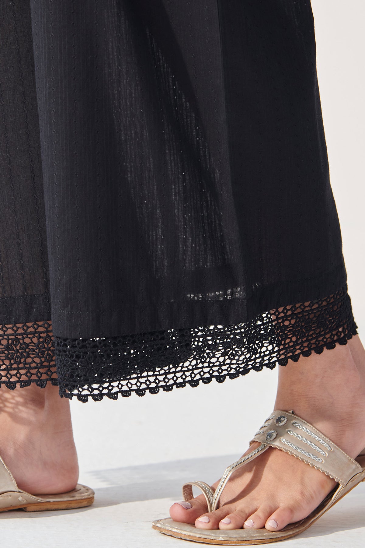 Mumtaz Gulbano Black Farsi