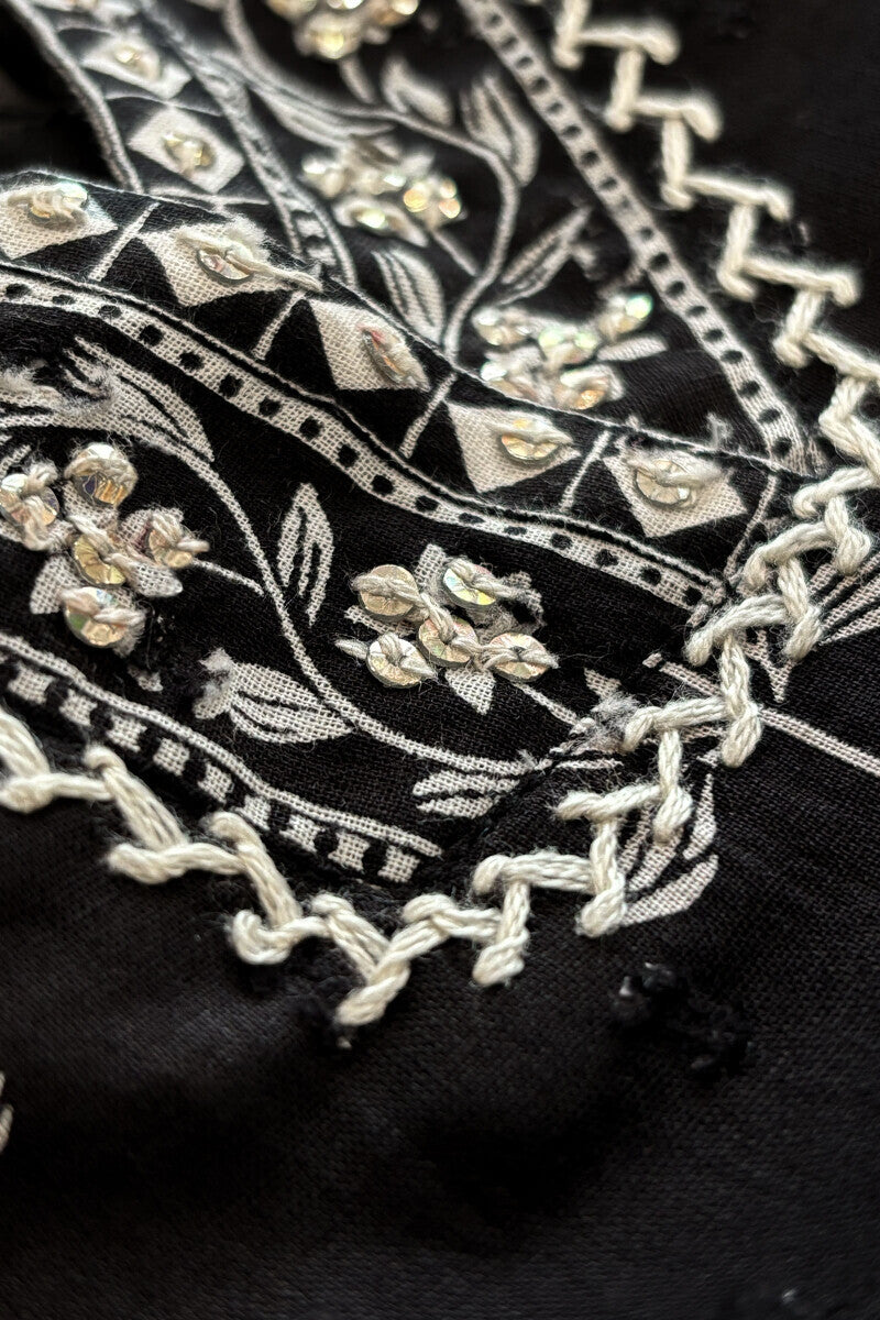 Mumtaz Naisa Kurta