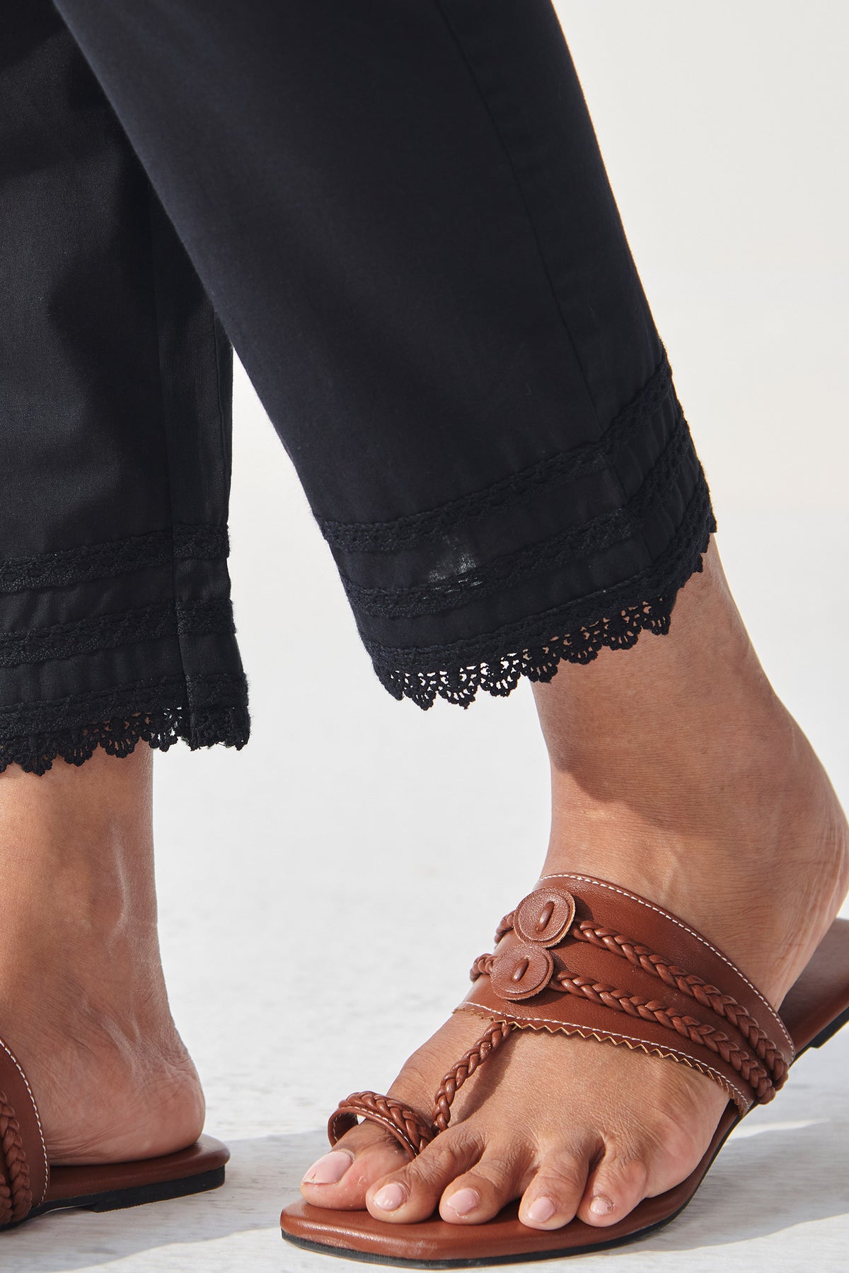 Roza Ferhia Black Narrow Pants
