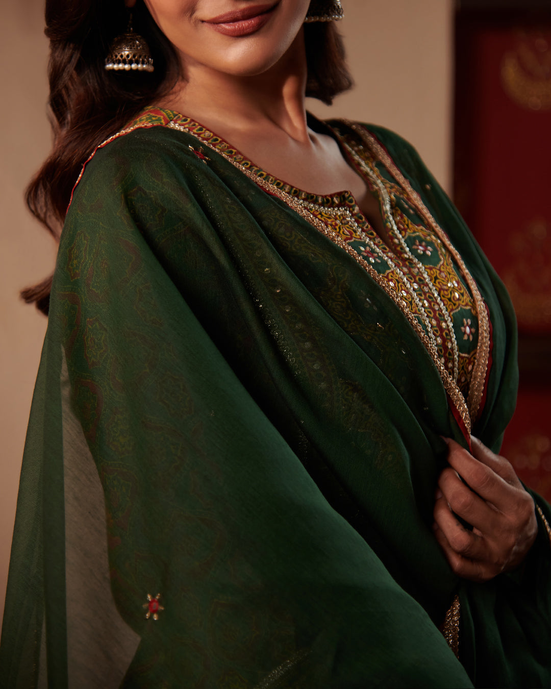 Roshanara Zareen Green Dupatta