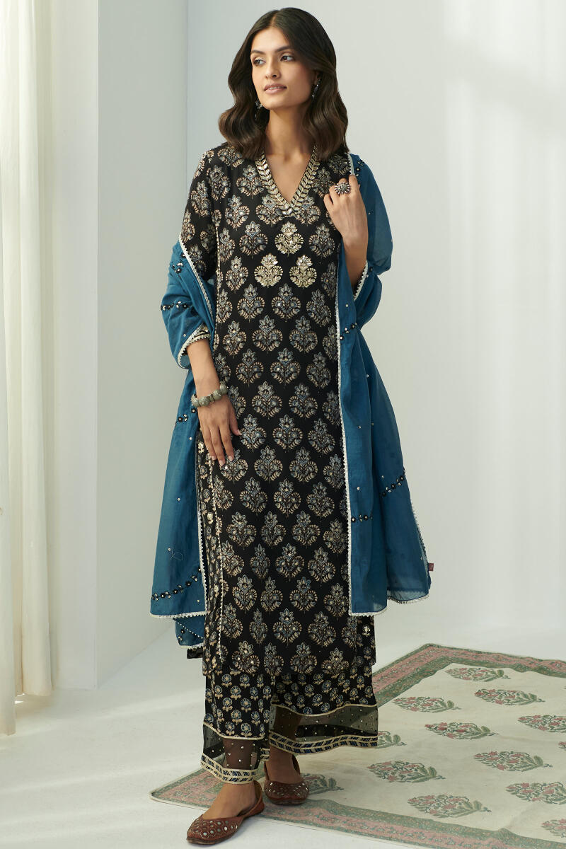 Zubeida Farheen Ajrak Modal Farsi