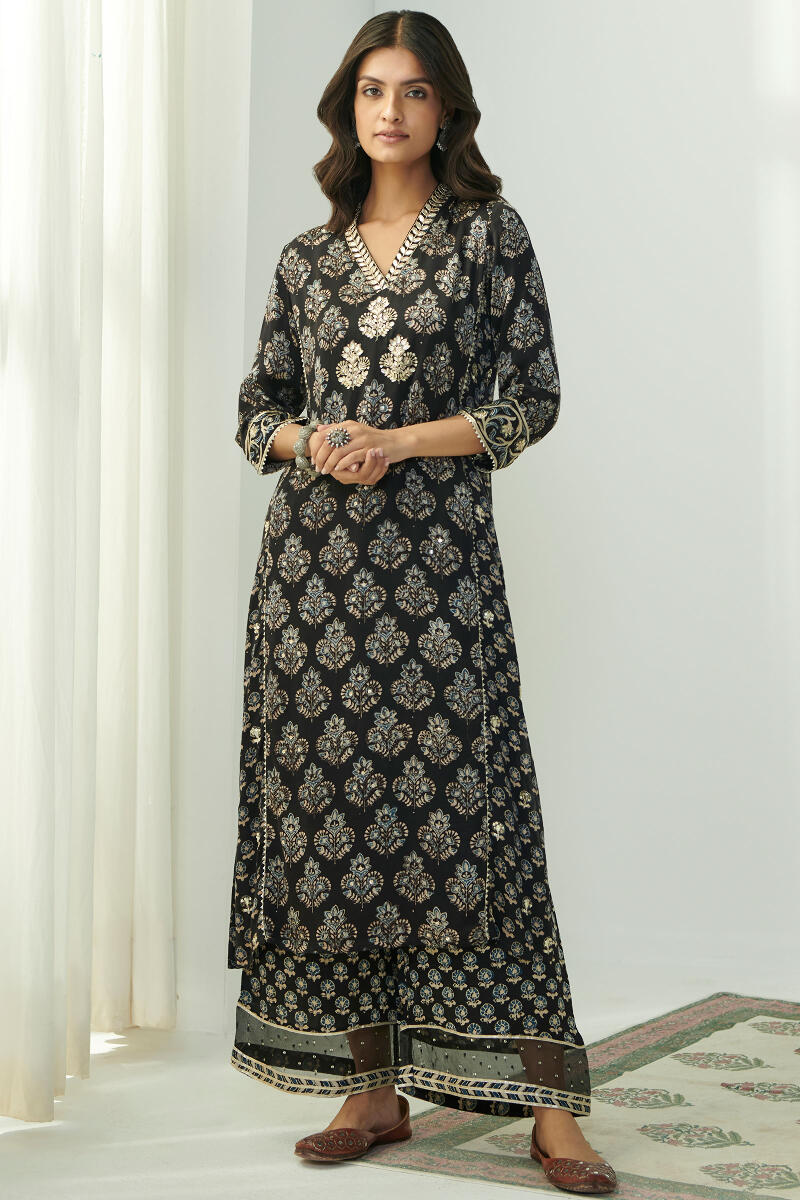 Zubeida Farheen Ajrak Modal Kurta