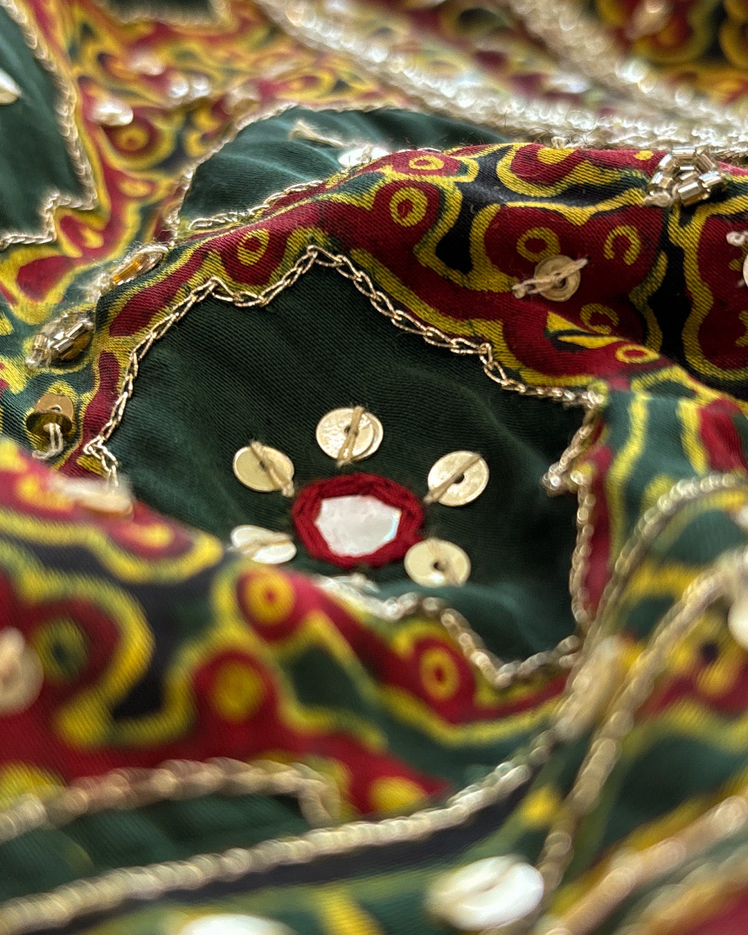 Roshanara Zareen Ajrak Kurta