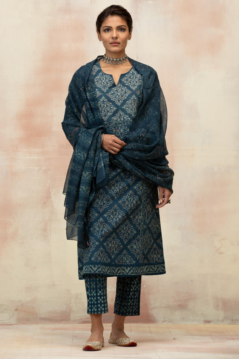 Rehnuma Afreen Kurta