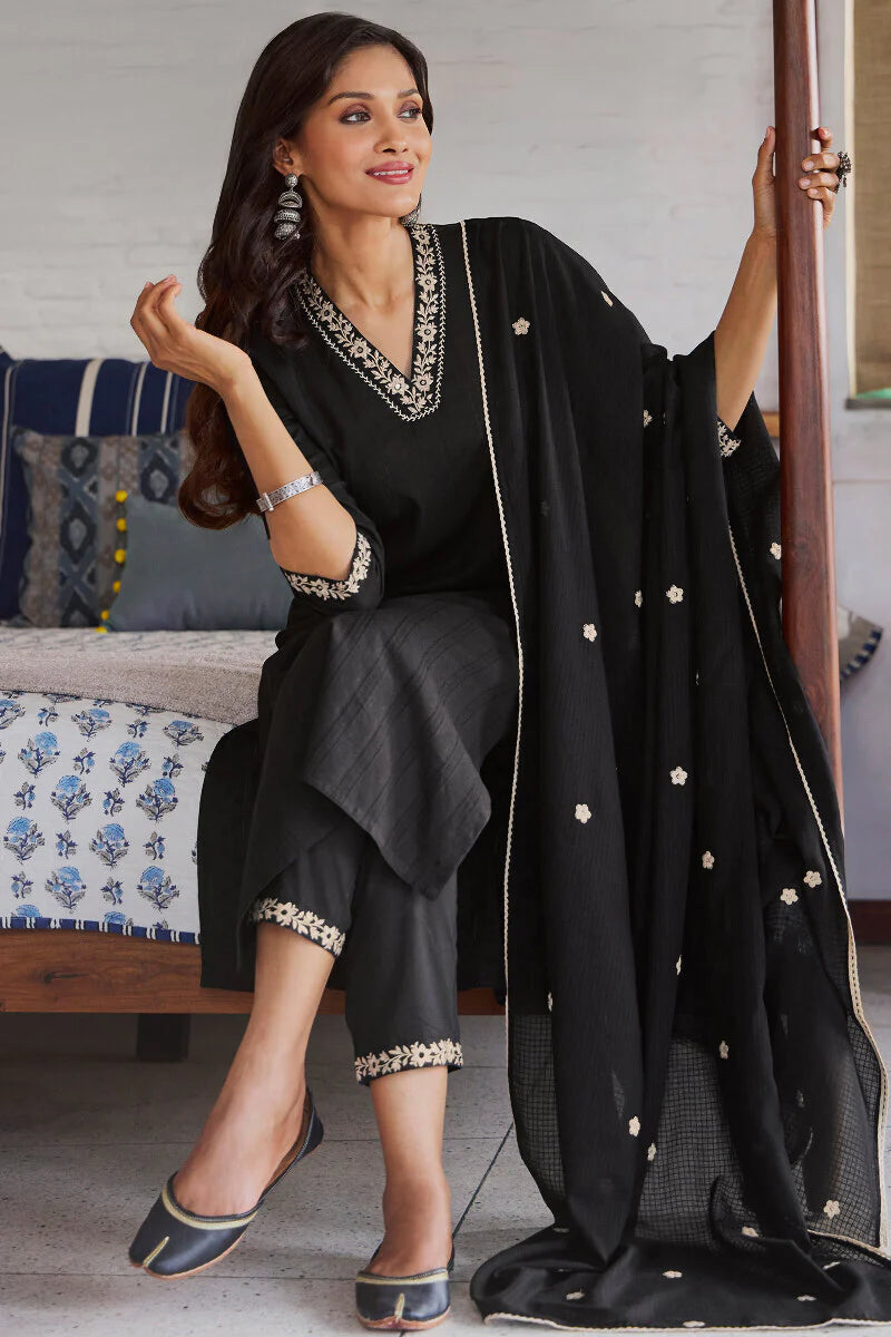 Surplus: Mehraab Inaya Kurta