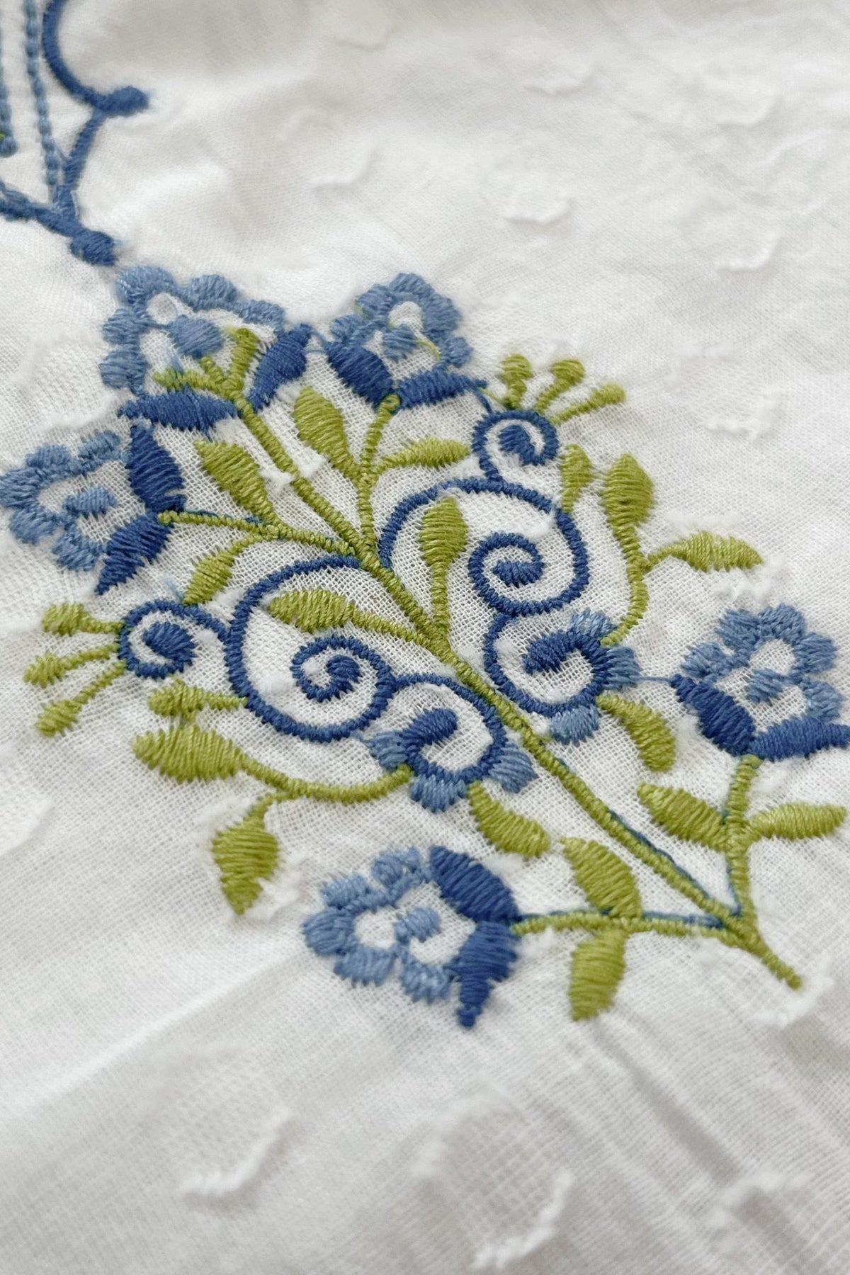 Mehraab Samaira White Kurta